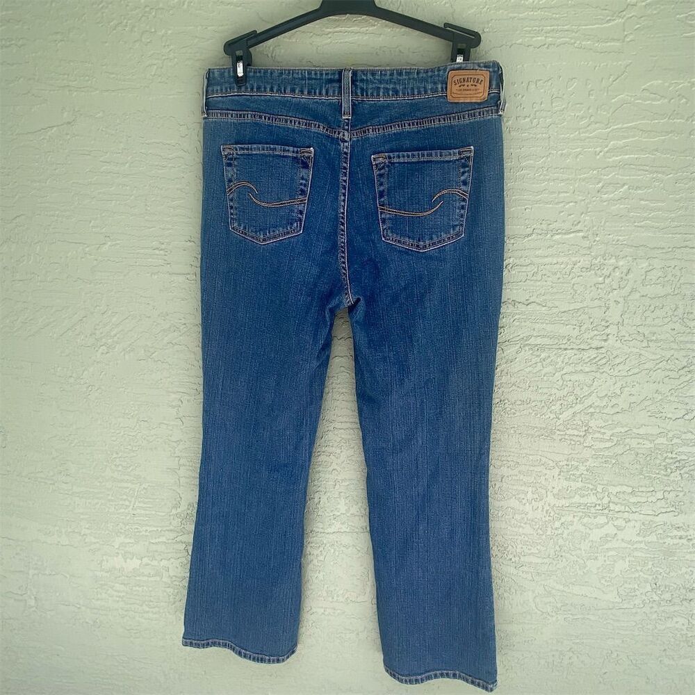 Levi's Women's Mid Rise Bootcut Jeans Size 10 Blue Medium Wash - Picture 2 of 11
